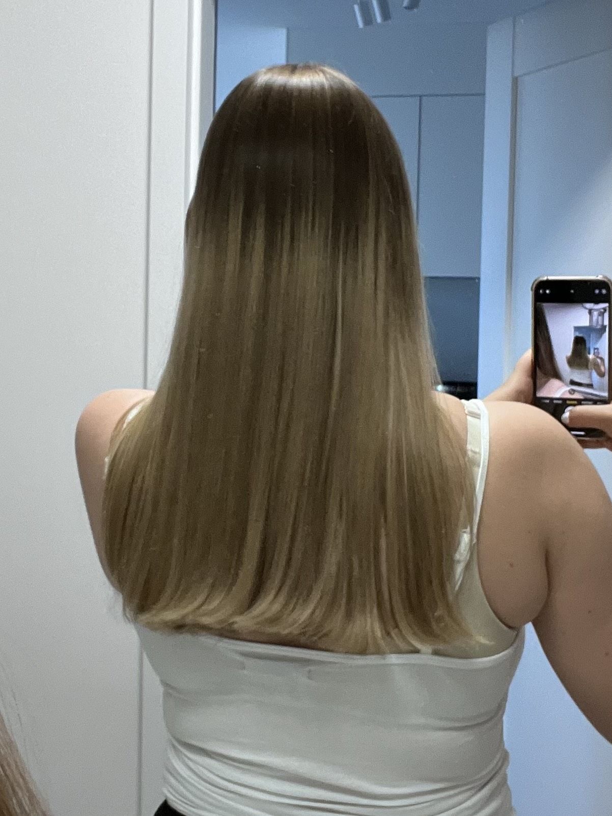 Włosy po krioterapii HAIRTOXX — lustrzany połysk
